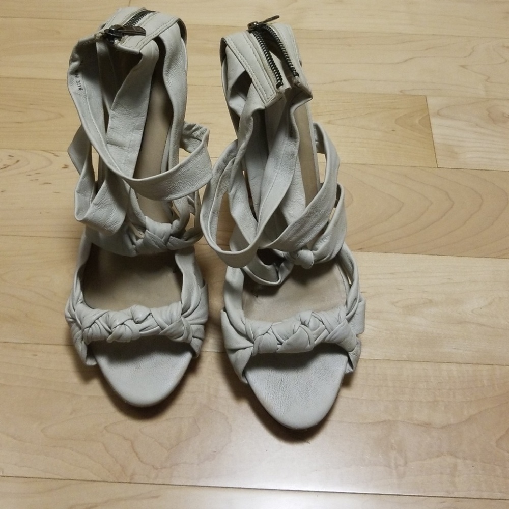 Bcbgmaxazria runway sandals